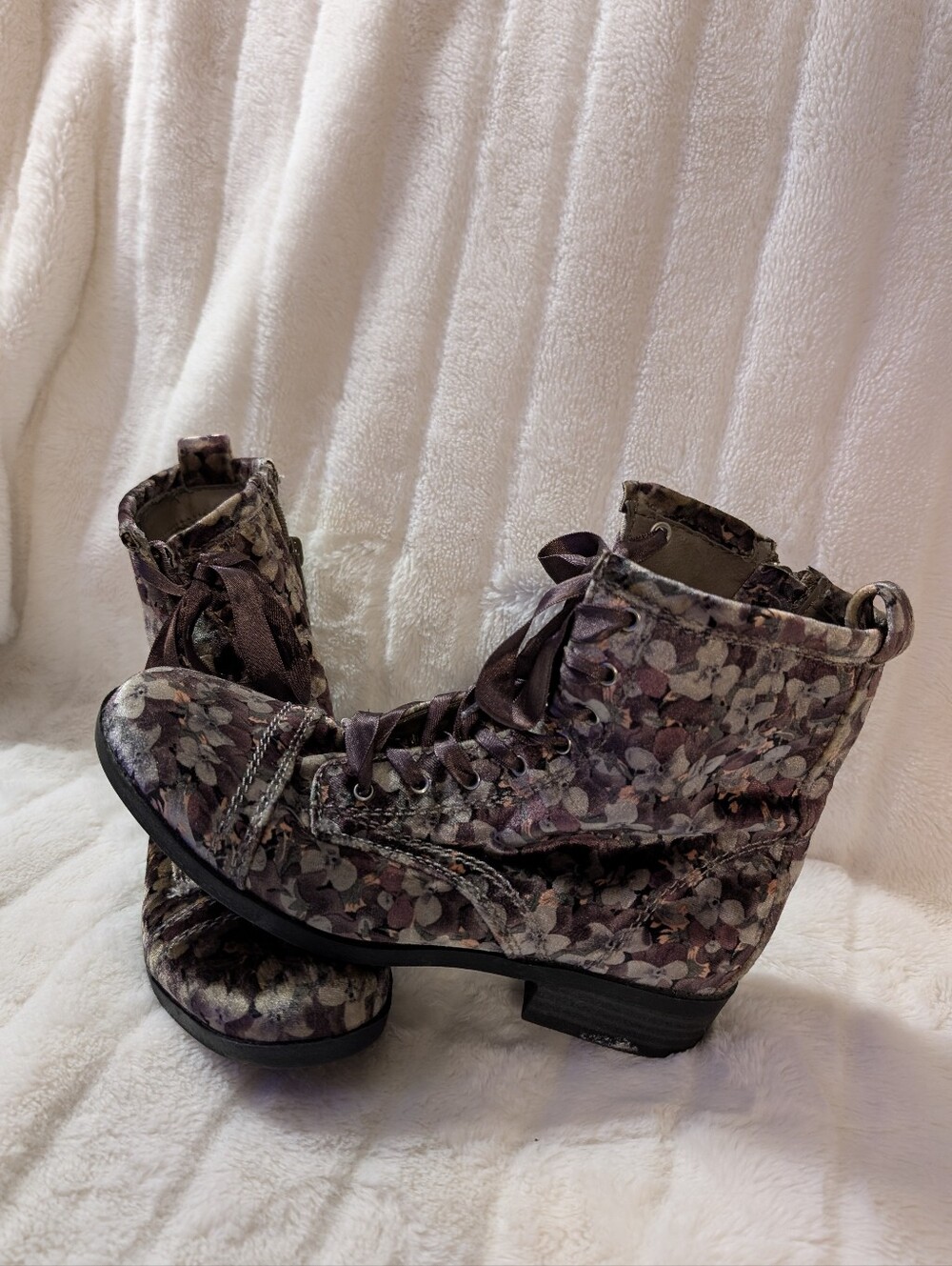 Stevie's By Target Floral Velvet Combat Boots Size 4